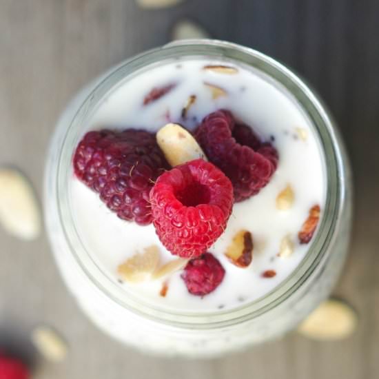 Raspberry Almond Overnight Oats
