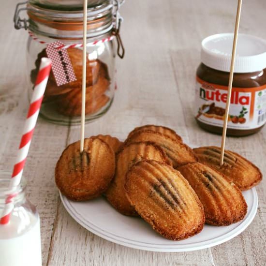 Madeleines filled with Nutella
