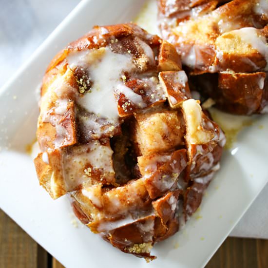 Cinnamon Roll Pull Apart Bread