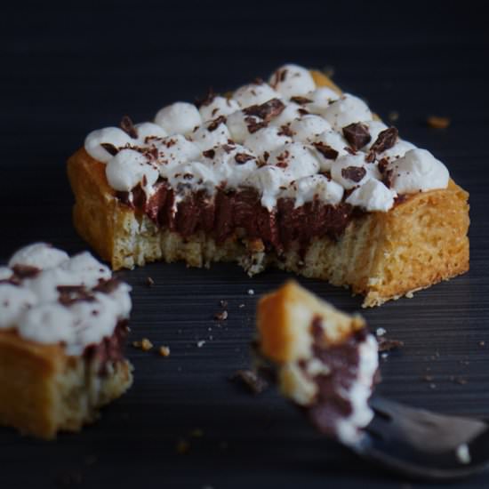 Mocha Tartlets with Whipped Cream
