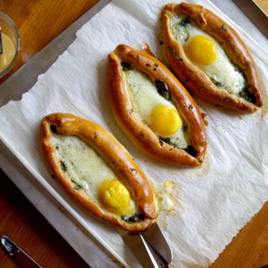 spinach and egg breads