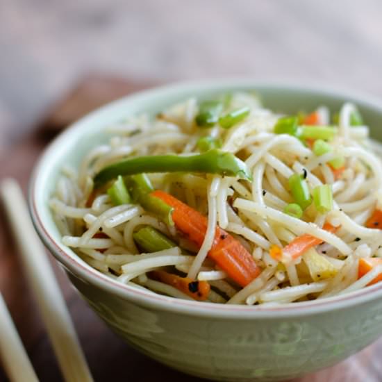 Veg Hakka Noodles