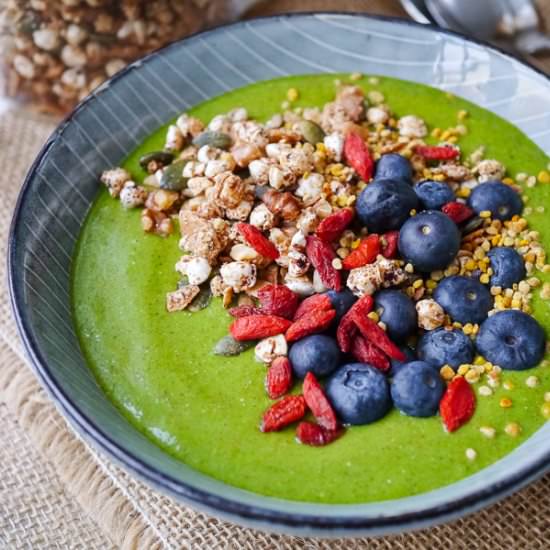 Green Vegetable Super Smoothie Bowl