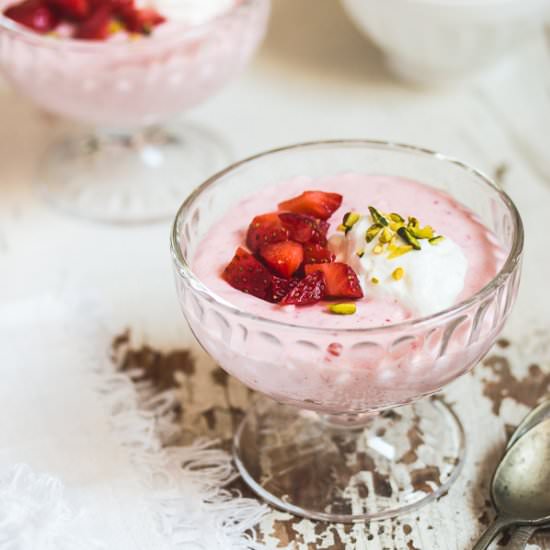 10-Minute Strawberry Mousse