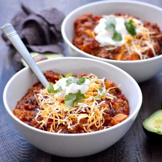 Veggie Loaded Bean & Quinoa Chili