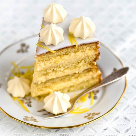 Lemon, Gin and Passionfruit Cake
