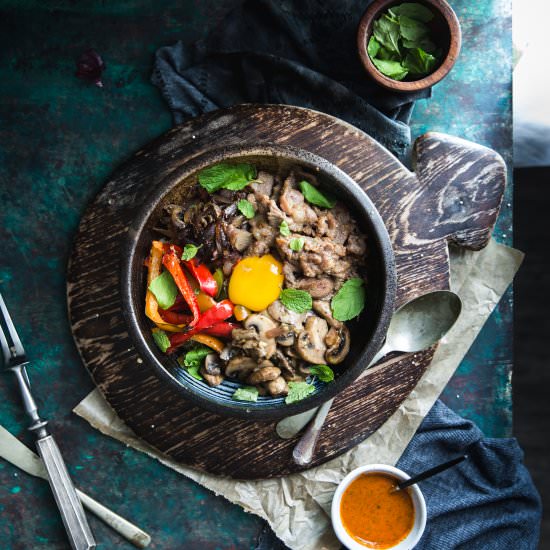 Minty Sriracha Bulgogi Quinoa Bowl