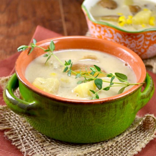 Slow Cooker Vegetarian Corn Chowder