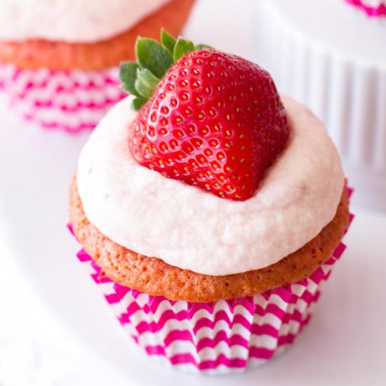 Strawberries and Cream Cupcakes