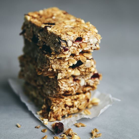 White Chocolate Mac Nut Granola Bar