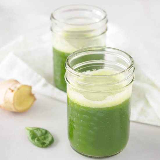 Pineapple Spinach Juice with Ginger