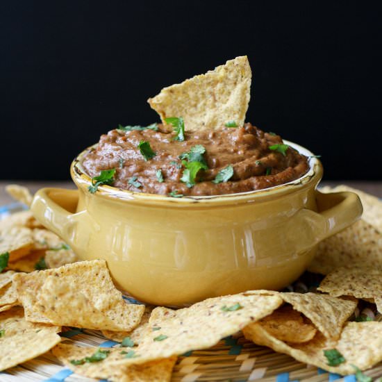 Vegan Chile Con Queso Dip