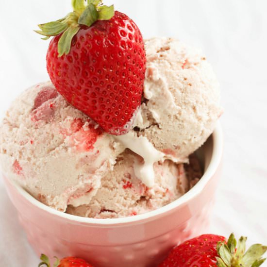 Balsamic and Strawberry Ice Cream