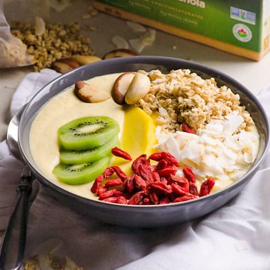 Mango Lassi Smoothie Bowl