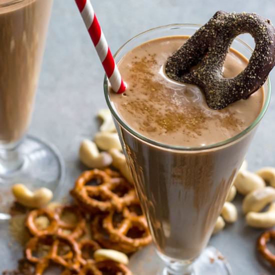 Chocolate Covered Pretzel Smoothie