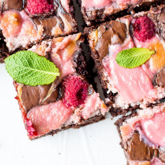 Fresh Raspberry Cheesecake Brownies