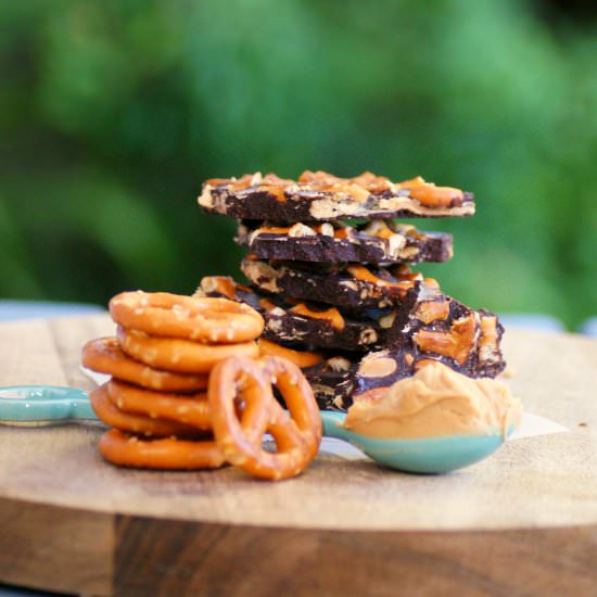 Healthy PB Chocolate Pretzel Bark