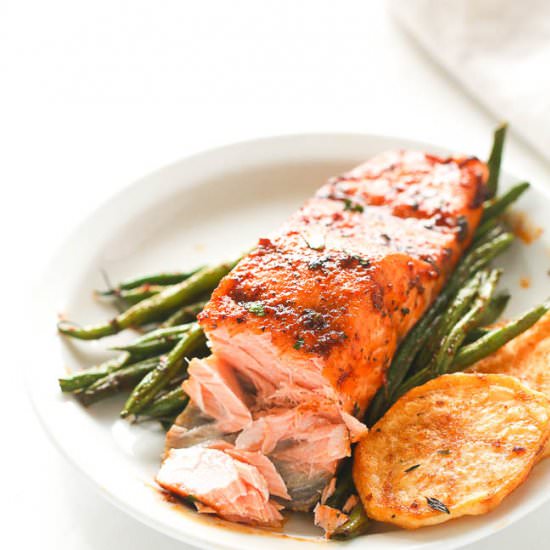 Paprika Salmon and Green Beans