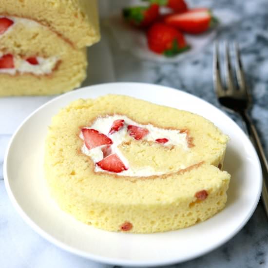 Vanilla Strawberry Swiss Roll