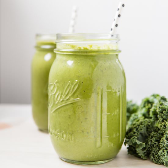 SIX INGREDIENT SUPER GREEN SMOOTHIE