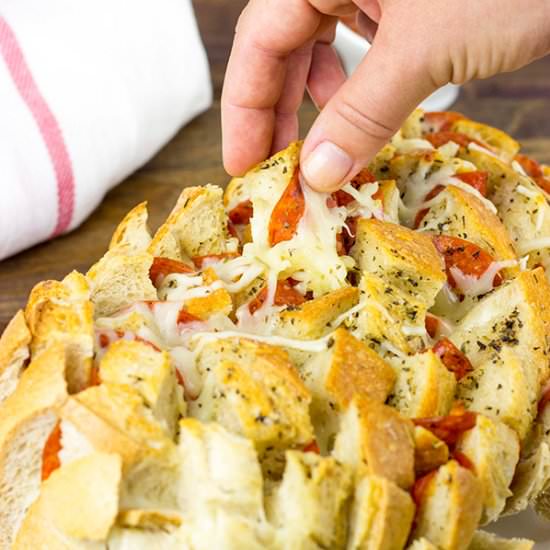 Pepperoni Pizza Pull Apart Bread