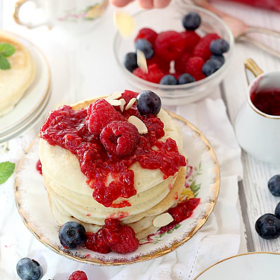 Easy Pancakes With Raspberries