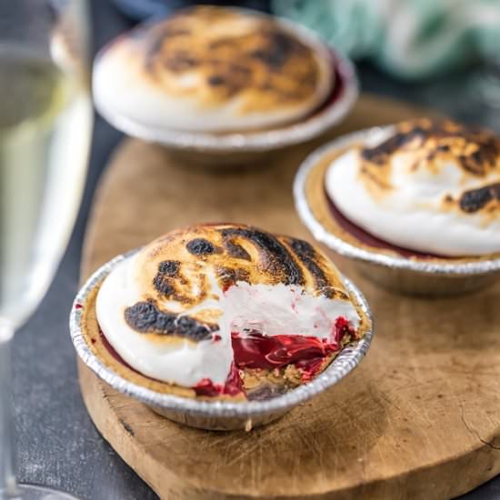 Mini Red Velvet S’more Tarts