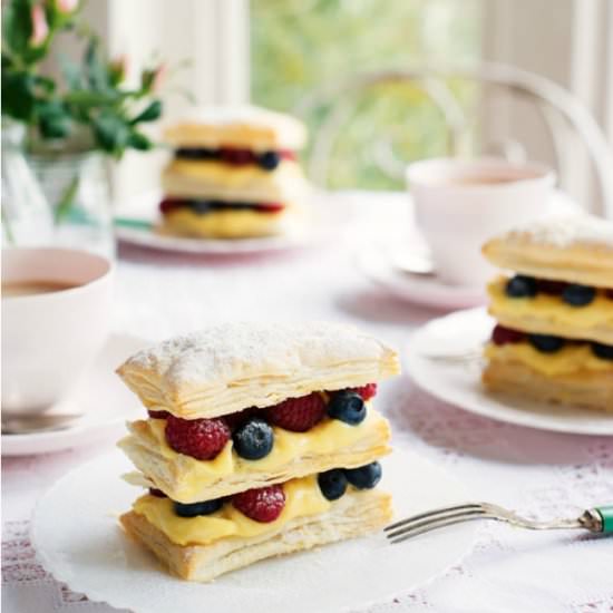 Berry Cream Puff