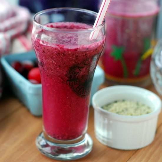 Revitalizing Berry Smoothie