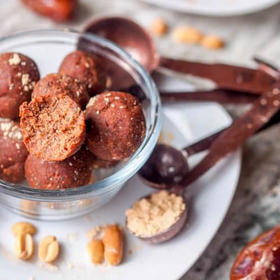 Peanut Date Energy Bites