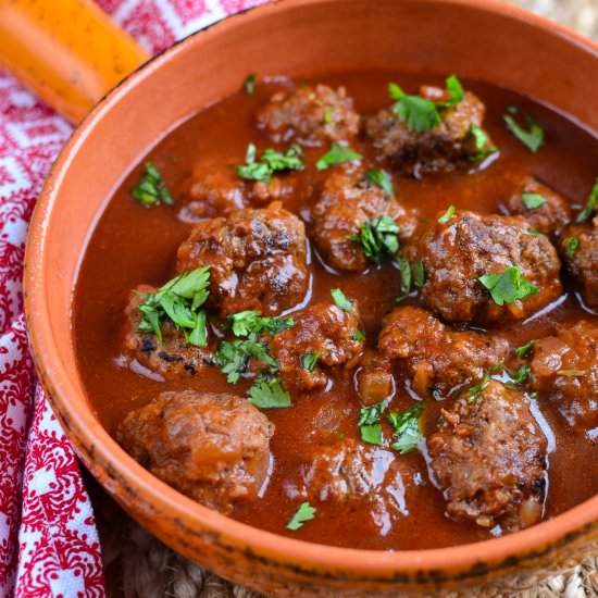 Meatballs in Tomato-Maple Sauce