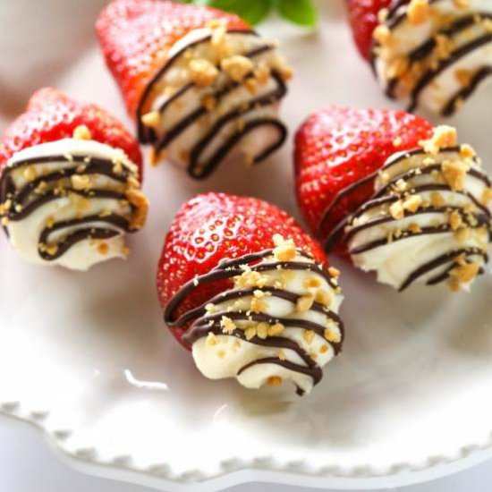 Mascarpone Stuffed Strawberries