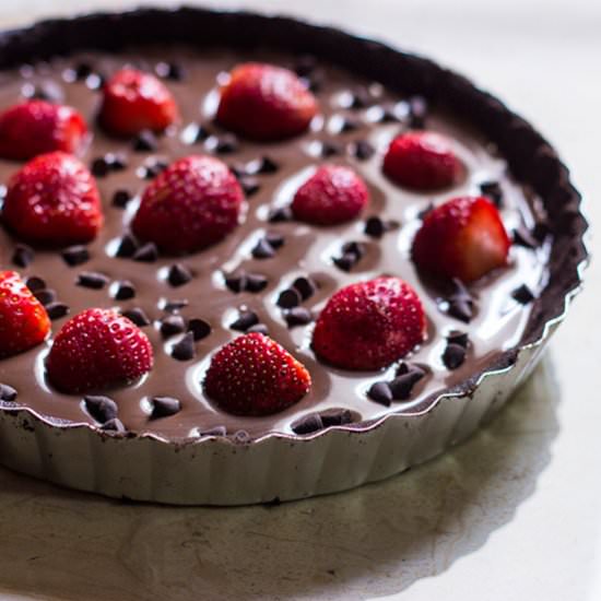 Oreo Dark Chocolate Strawberry Tart