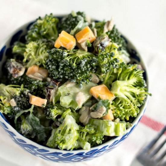 Easy Vegetarian Broccoli Salad