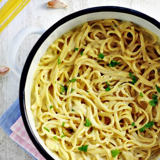 One Pot Creamy Garlic Parmesan Pasta