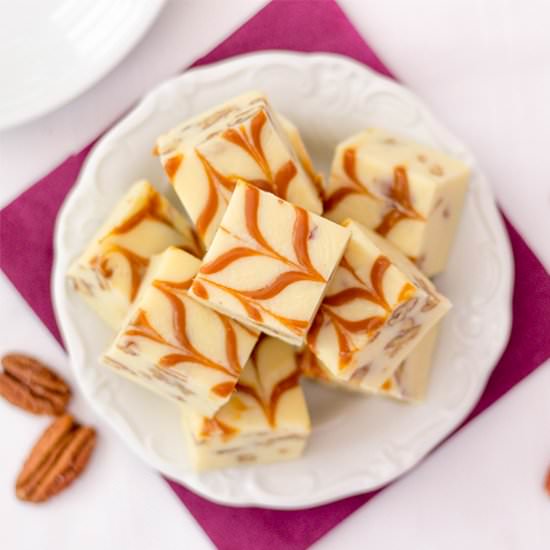 Easy Caramel Pecan Fudge