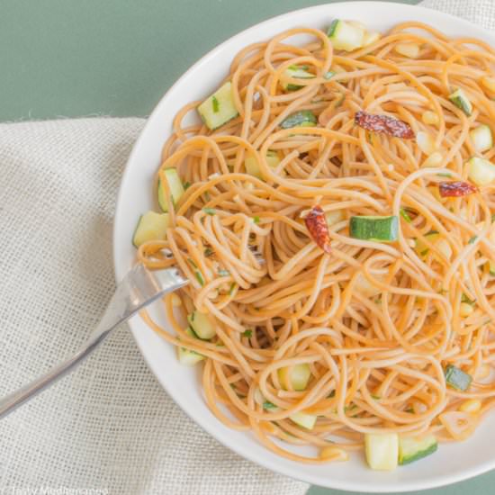 Spaghetti Aglio Olio with Zucchini
