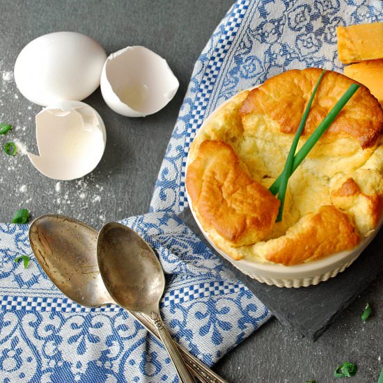 Cheese Soufflé with Garlic & Thyme