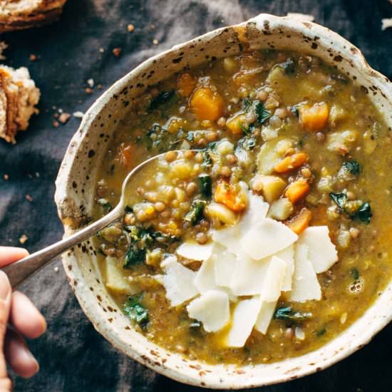 The Best Detox Crockpot Lentil Soup