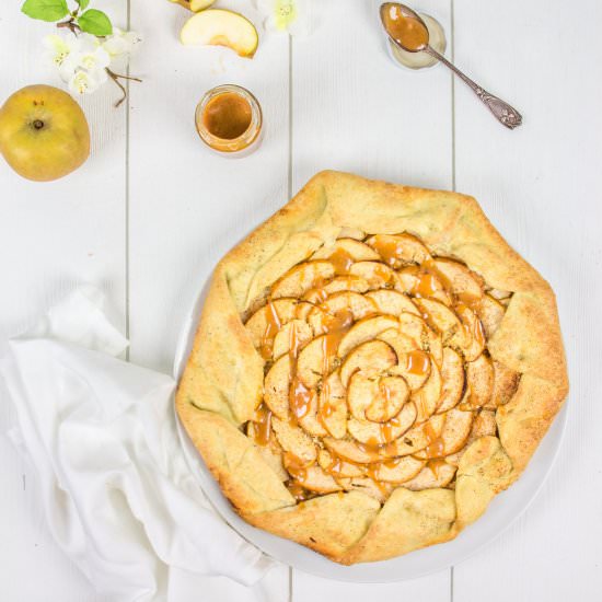 Rustic Apple Pie w/ Salted Caramel