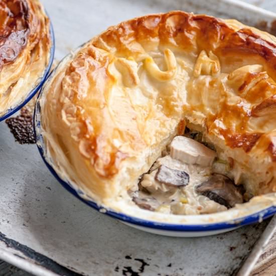 Chicken, Leek & Mushroom Plate Pie
