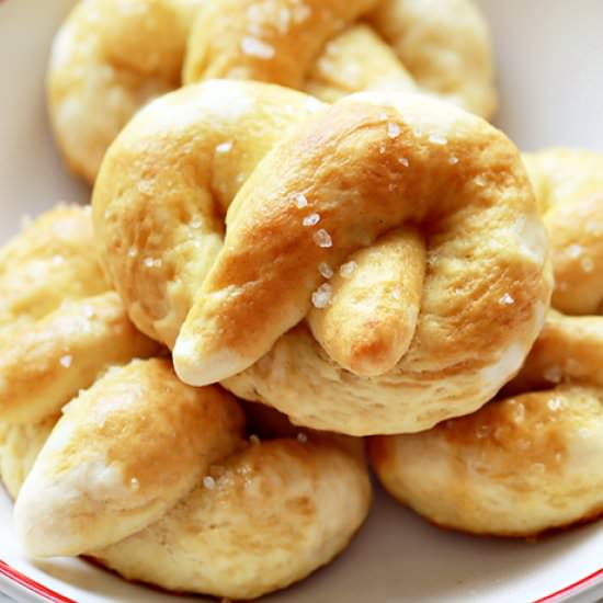 Hot Buttered Fluffy Pretzels