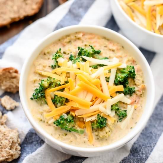 Slow Cooker Broccoli and Cheese Soup