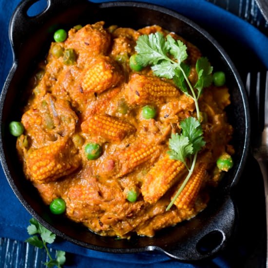 Baby corn peas masala