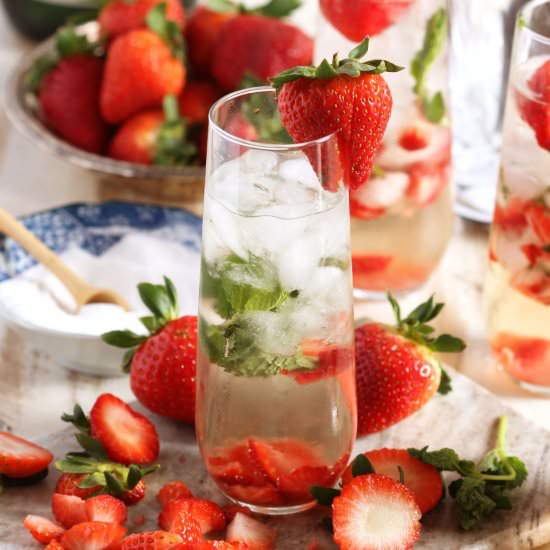 Strawberry Champagne Mojito