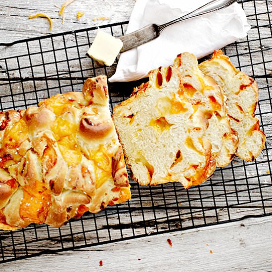 Chunky Cheddar Cheese Bread