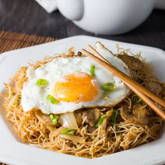Fried Eggs with Chinese Noodles