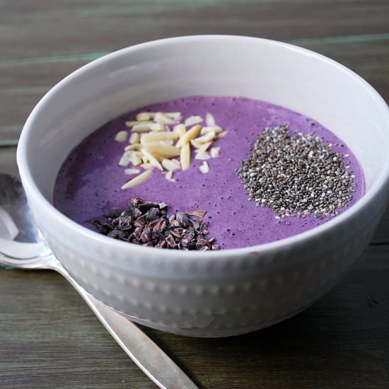 Blueberry Chocolate Smoothie Bowl