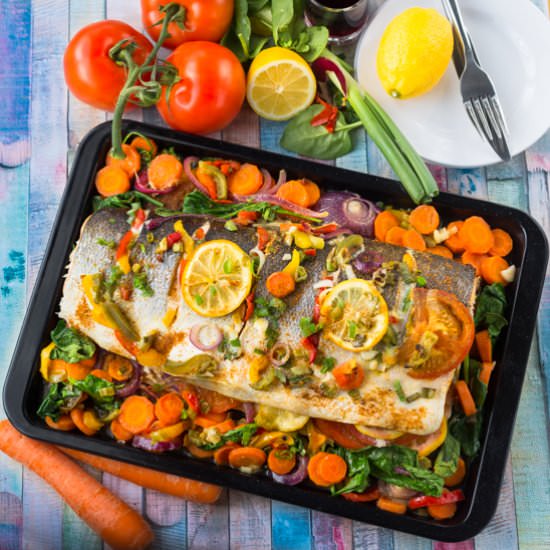 ROASTED SALMON WITH VEGETABLES
