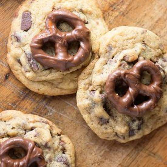 Chocolate Pretzel Pudding Cookies